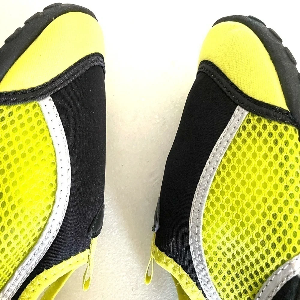SUN & SKY kids black & yellow mesh water shoes -L